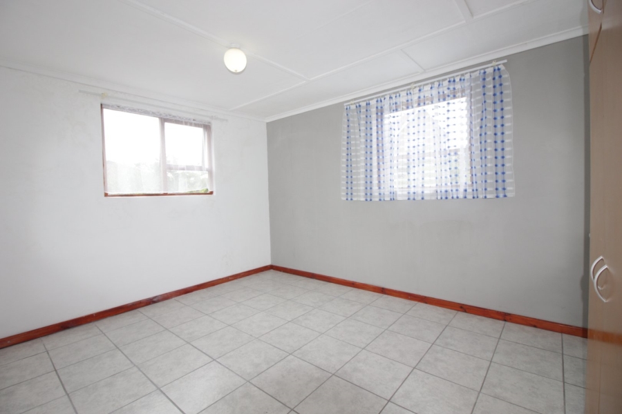 5 Bedroom Property for Sale in Clarendon Marine Eastern Cape